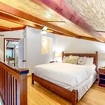 Polynesian Shores 212
