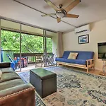 Comfy Tropical Condo With Pool - Walk To Beach!