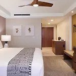 Outrigger Kaʻanapali Beach Resort