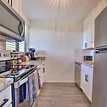 Lahaina Condo With Balcony Walk To Beaches
