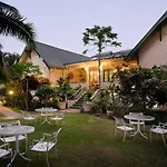 The Historic Wailuku Inn Maui