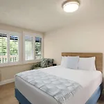 Days Inn By Wyndham Maui Oceanfront