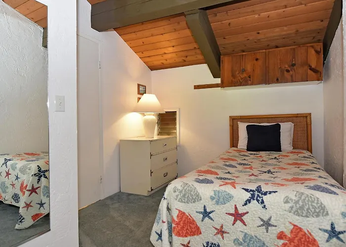 Papakea Condo Unit D402