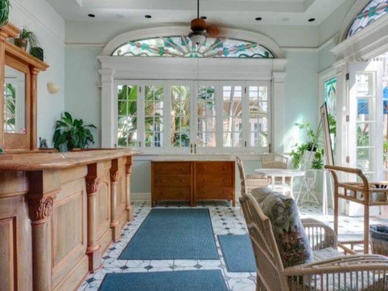 The Plantation - Free Breakfast Inn