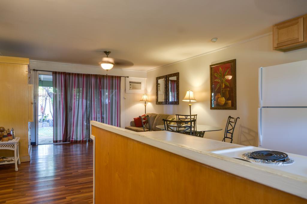 Tiki Beach Hostel-At The Beach In Lahaina Hostel Lahaina