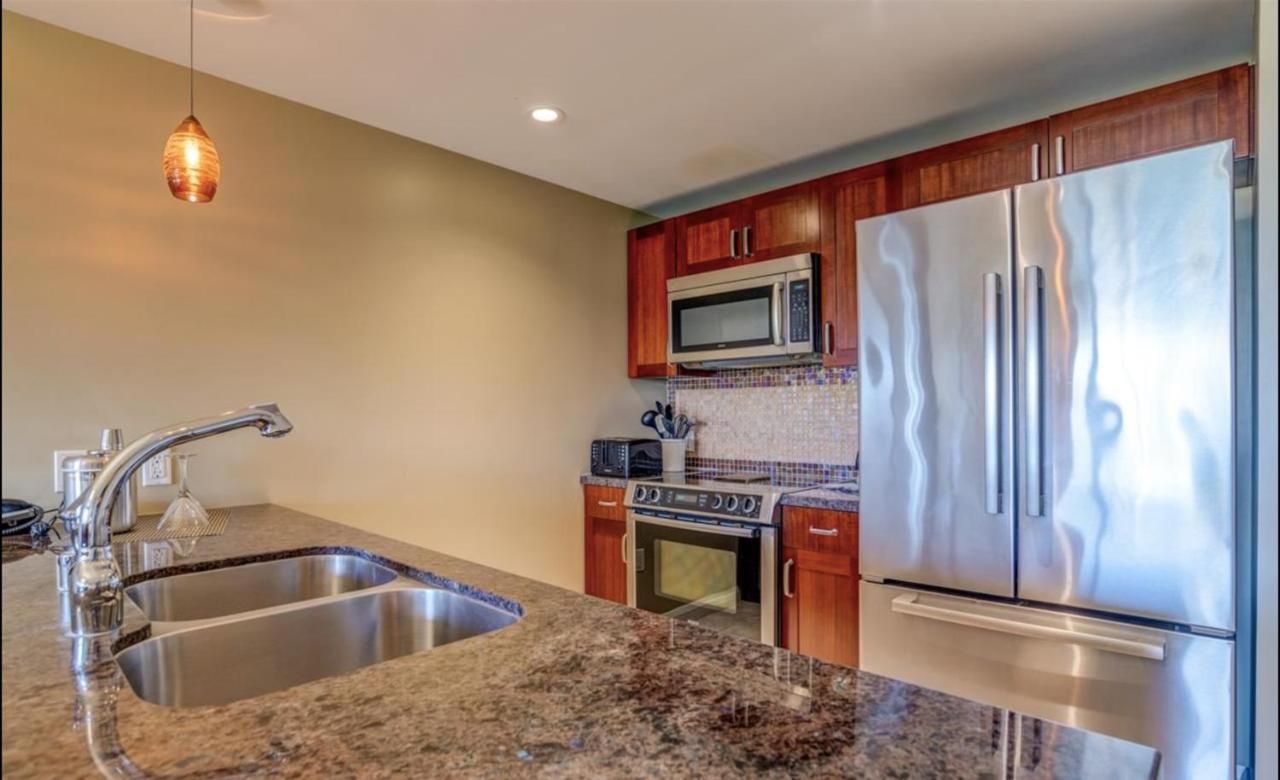 2 Bedroom Ocean View Luxury With Extra Large Balcony *