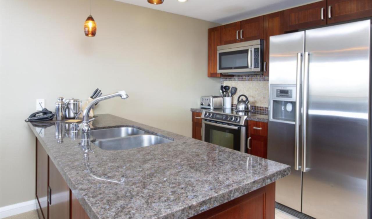 Luxury Mountain View With Large Private Balcony Apartment *
