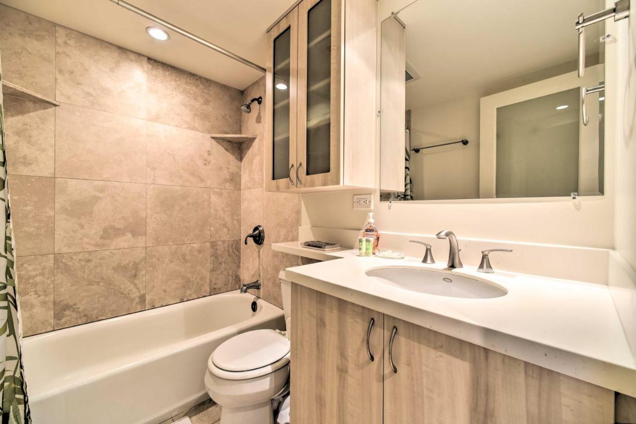 Comfy Tropical With Pool - Walk To Beach! Apartment *