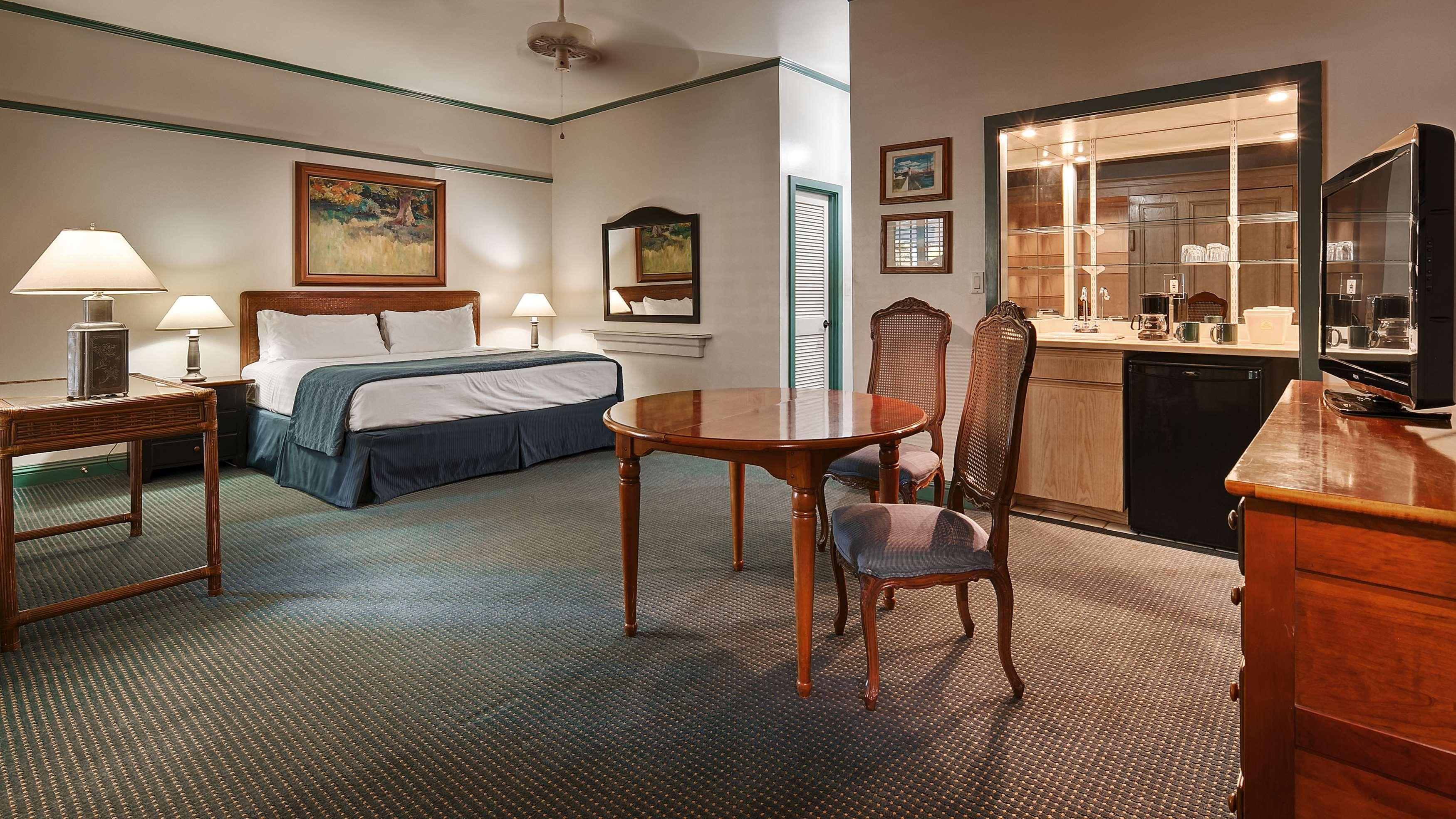 Pioneer Hotel 3*