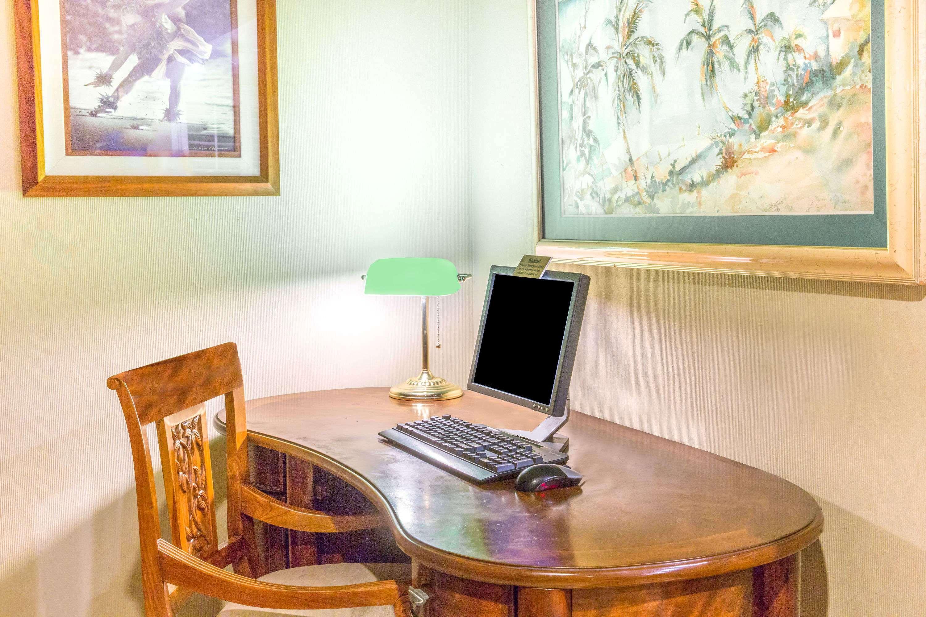 Days By Wyndham Maui Oceanfront 2*