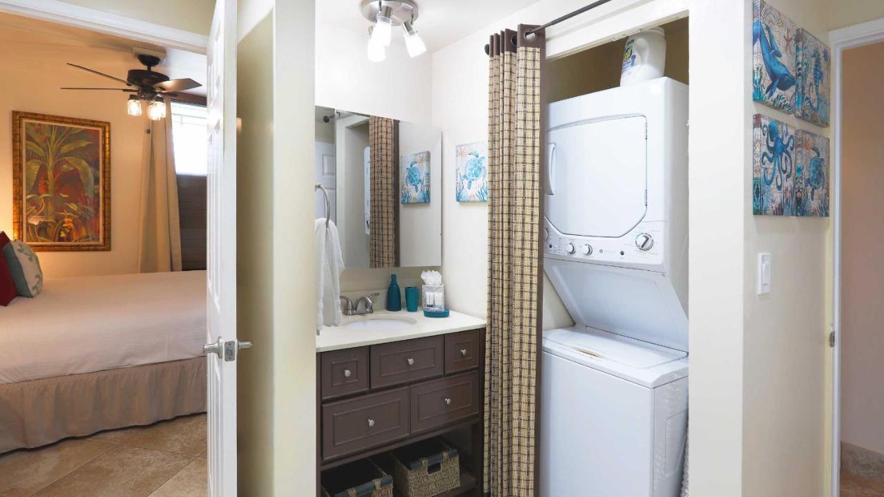 Maui Westside Presents: Hale Mahina B302 - 1bed/1bath Turtle Condo! Aparthotel Lahaina