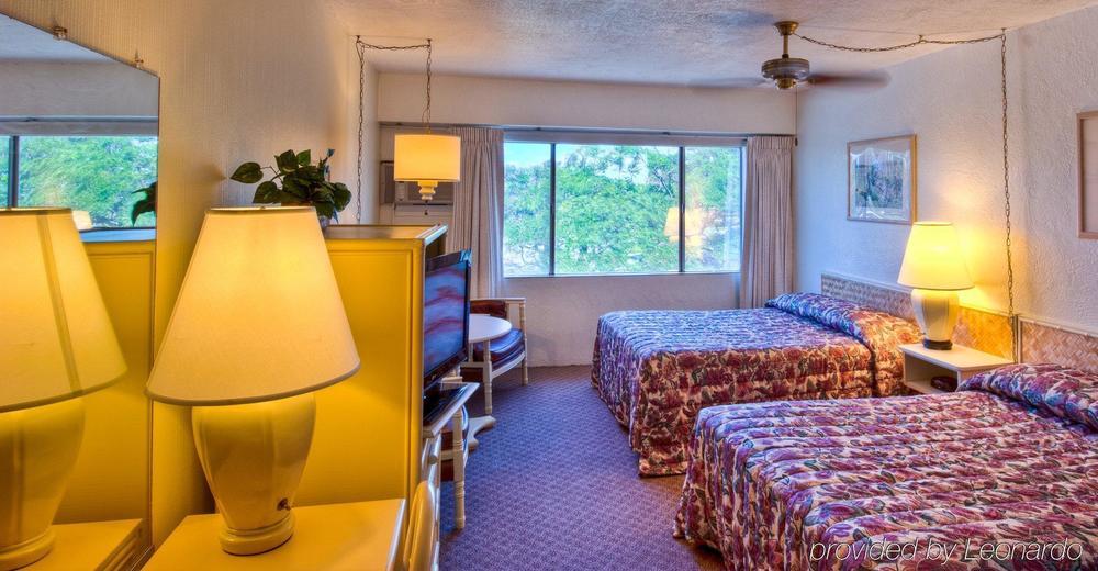 Maui Seaside Hotel