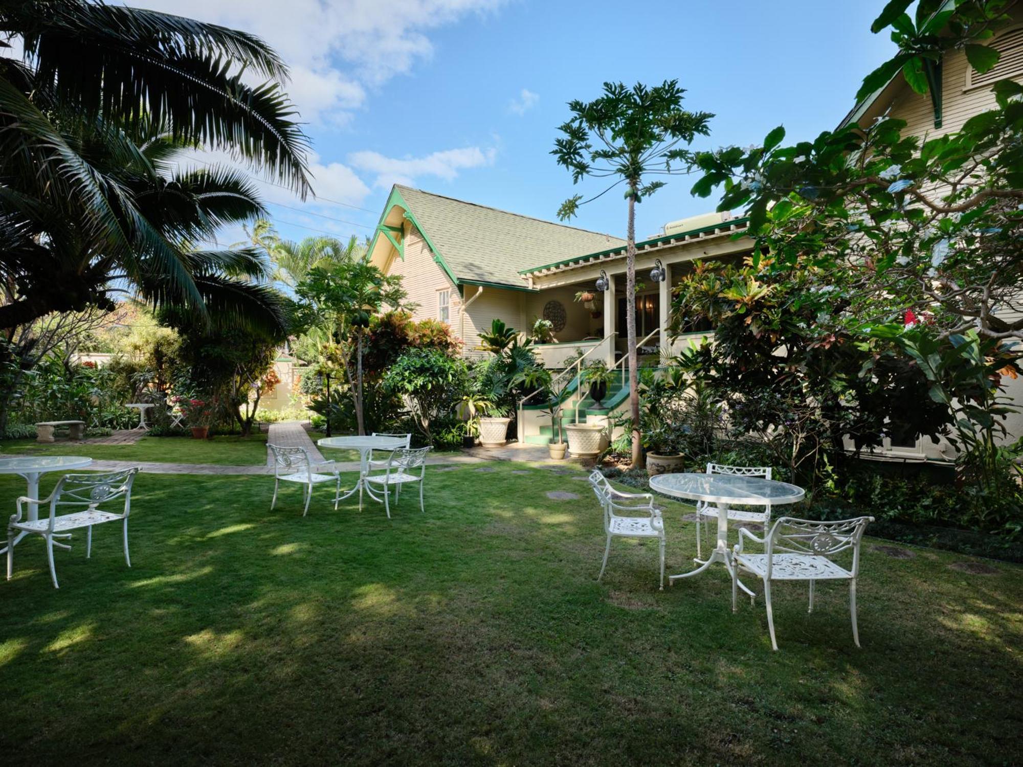 The Historic Maui 3* Wailuku