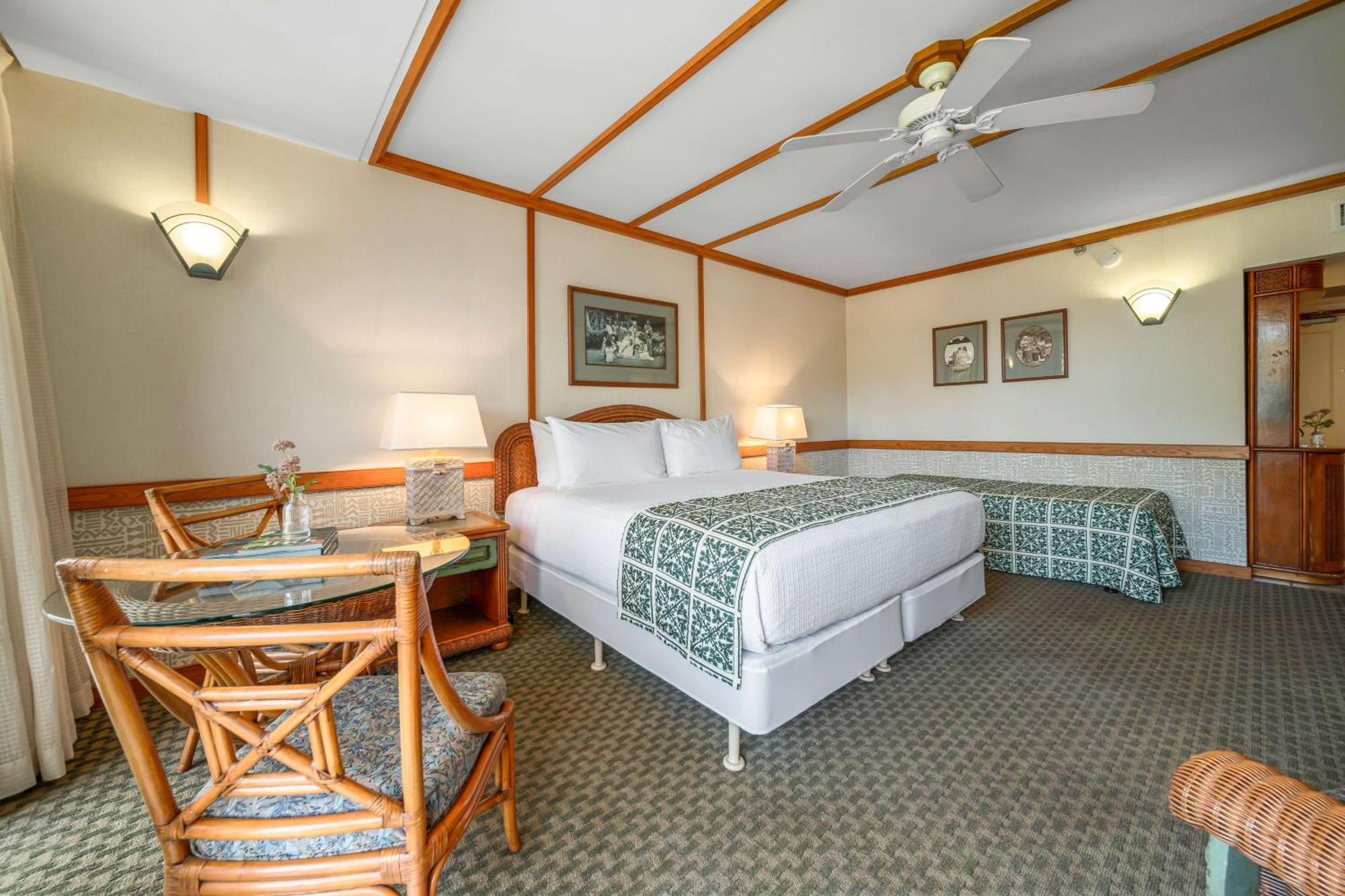 Resort Outrigger Kaʻanapali 3*