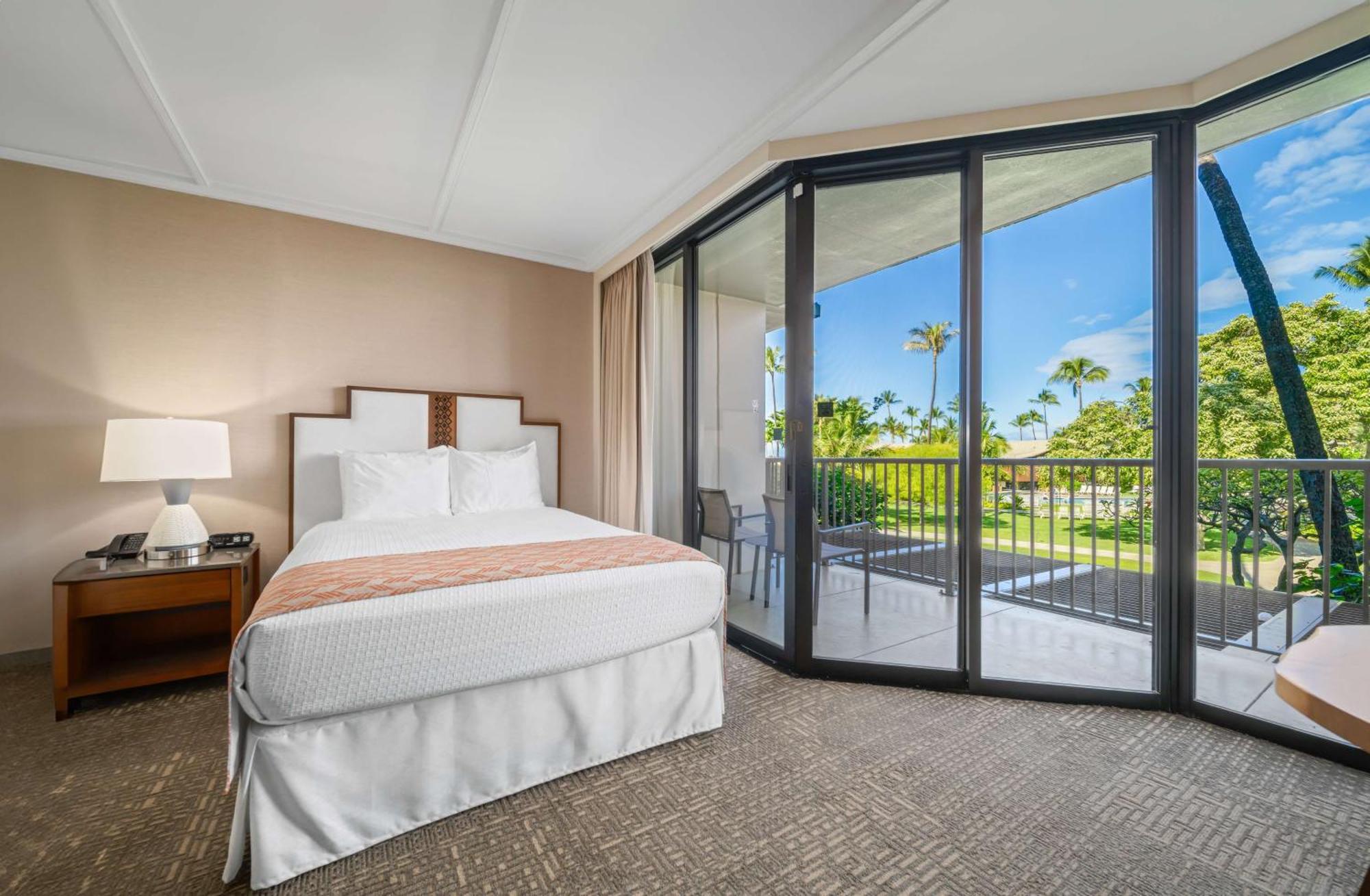 Resort Outrigger Kaʻanapali 3*