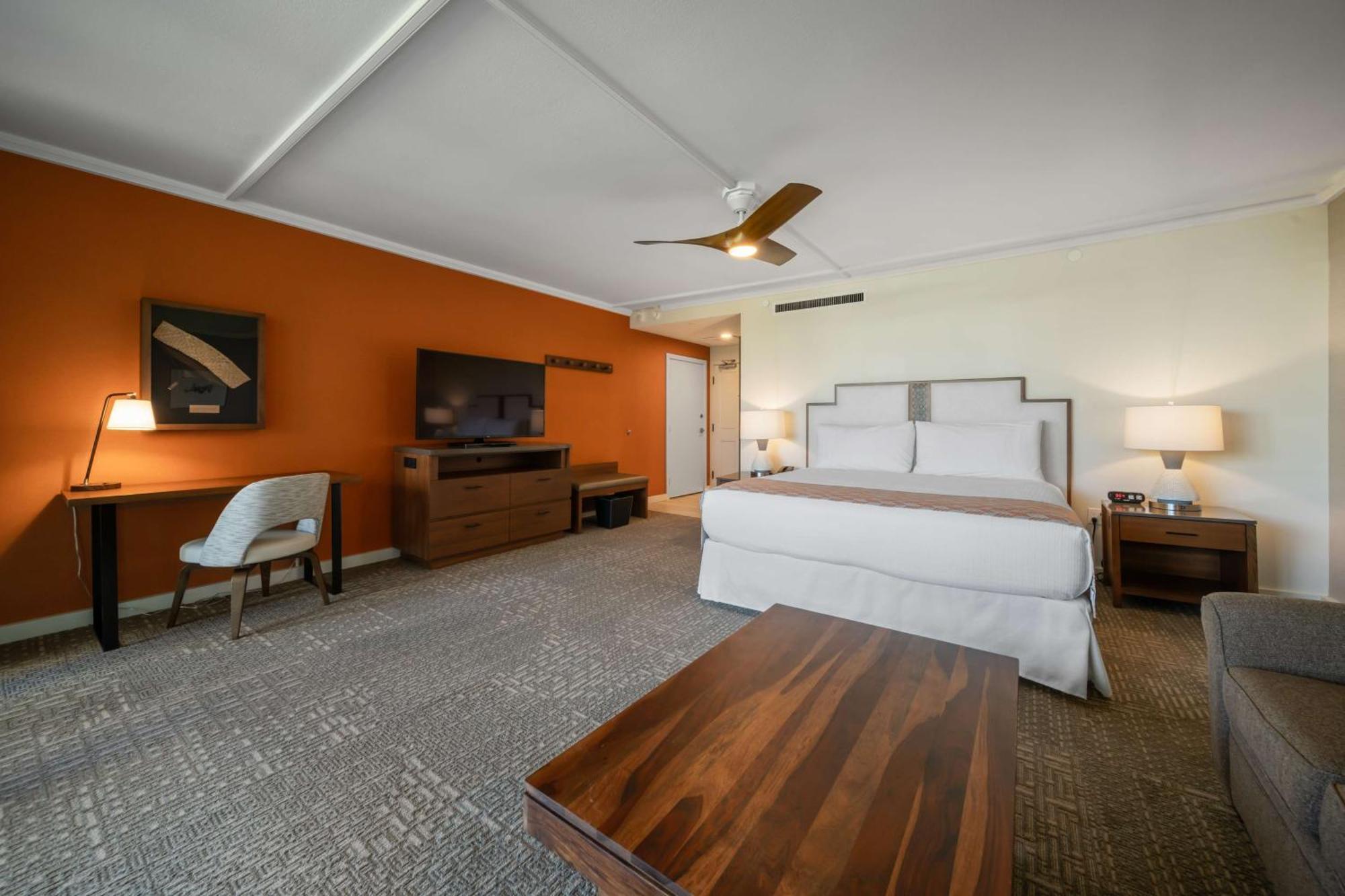 Resort Outrigger Kaʻanapali 3*