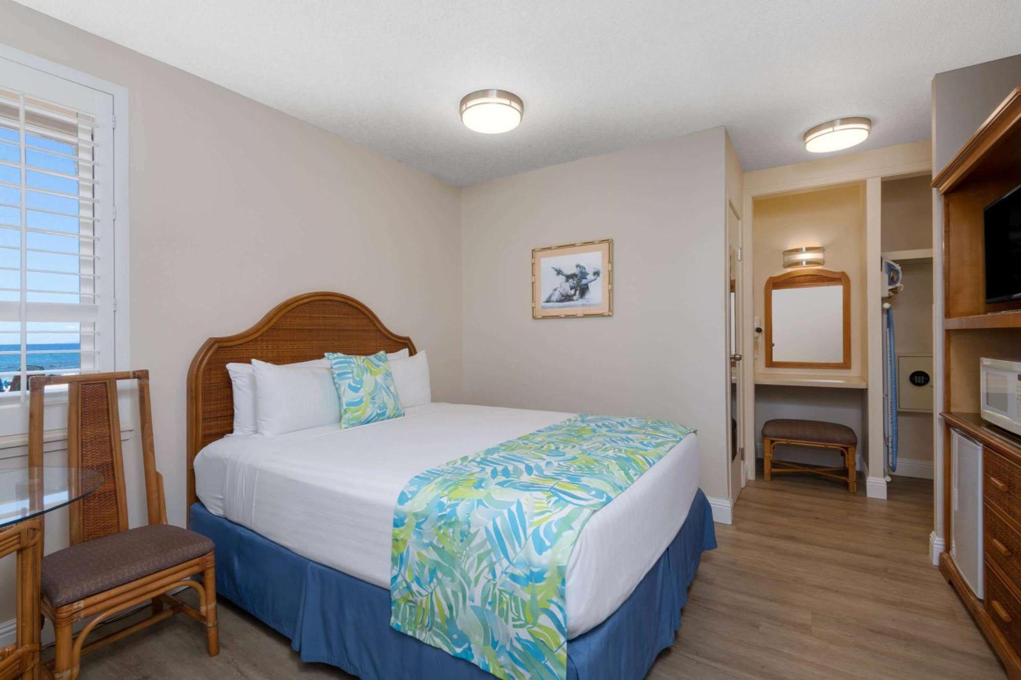 Days By Wyndham Maui Oceanfront