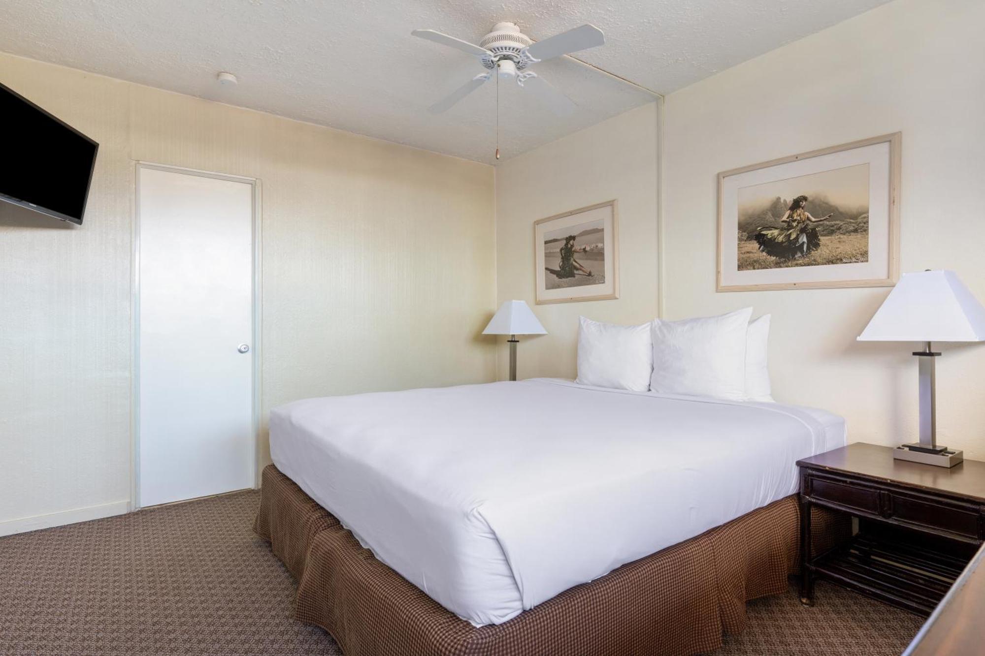 Maui Seaside Hotel 3*