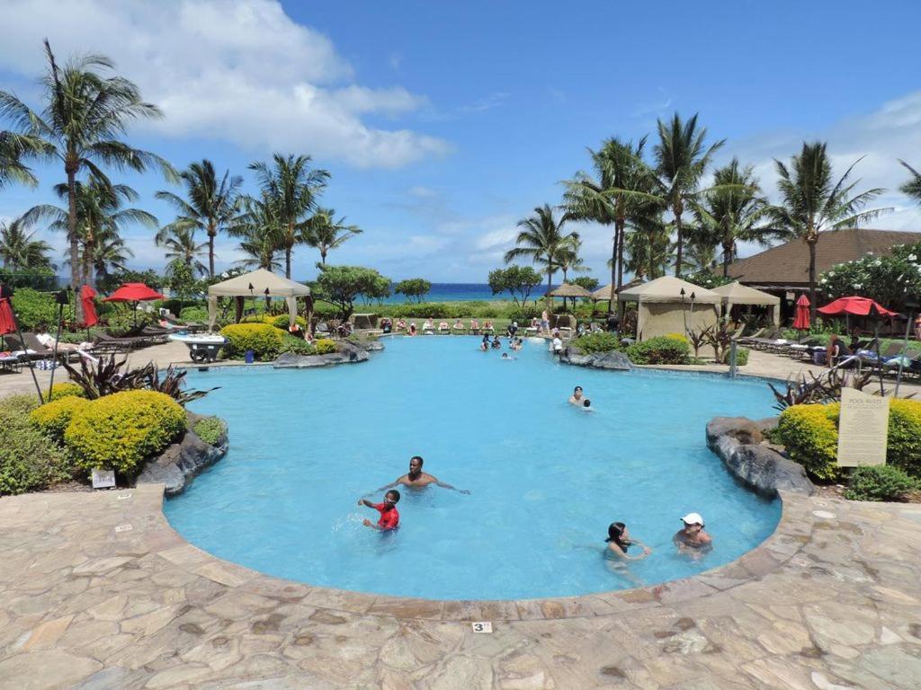 Oceanfront Views Above Dukes - Wrap Around Lanai - Outdoor Kitchen Honua Kai H351 Holiday home *