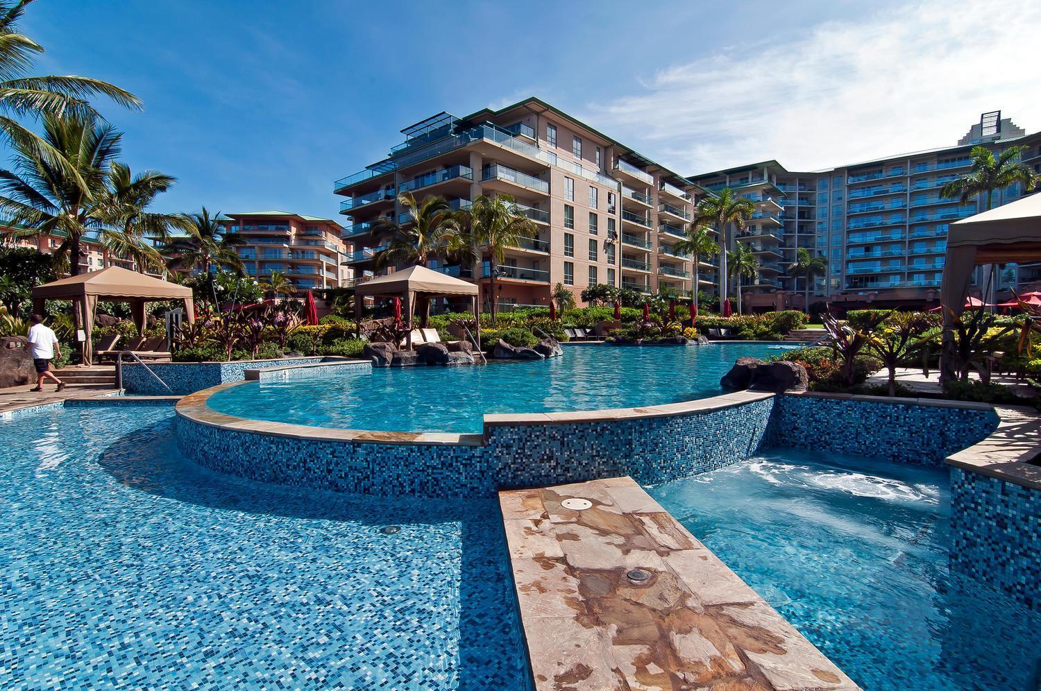 Oceanfront Views Above Dukes - Wrap Around Lanai - Outdoor Kitchen Honua Kai H351