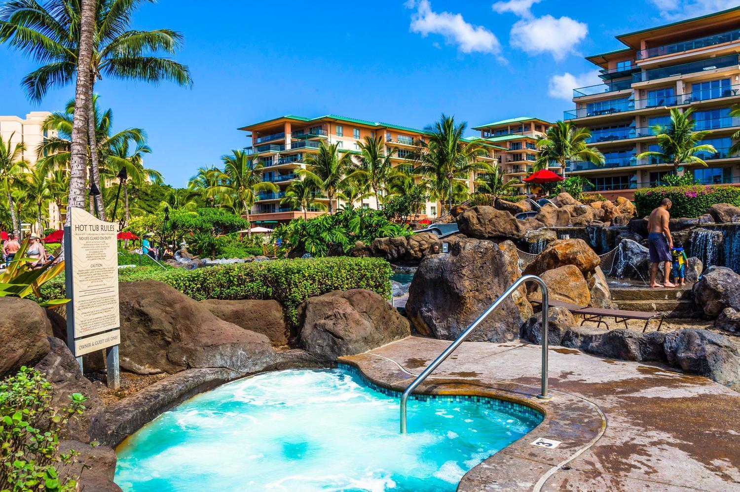 Oceanfront Views Above Dukes - Wrap Around Lanai - Outdoor Kitchen Honua Kai H351 Holiday home *