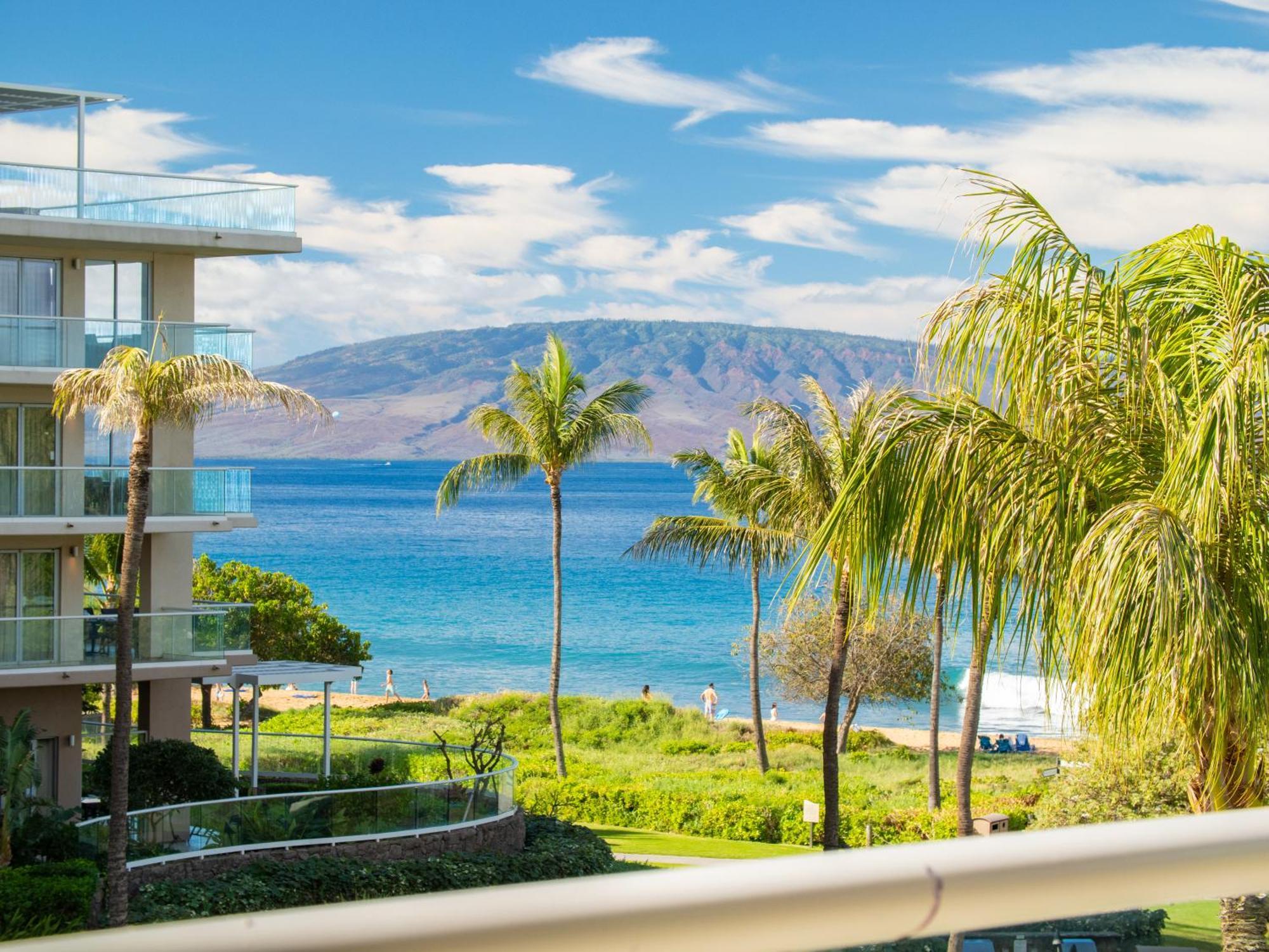 Holiday home Oceanfront Views Above Dukes - Wrap Around Lanai - Outdoor Kitchen Honua Kai H351 *