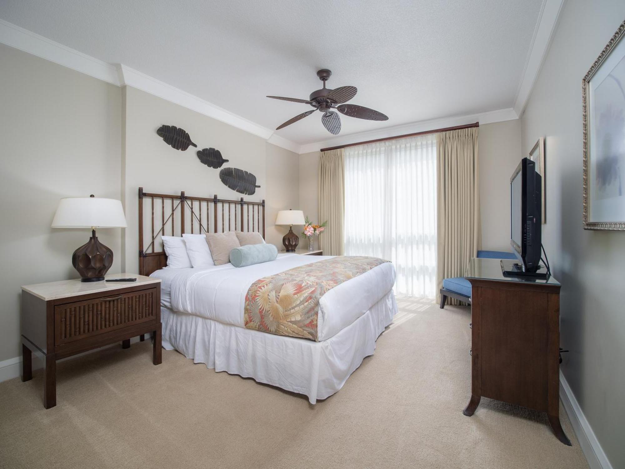 Oceanfront Views Above Dukes - Wrap Around Lanai - Outdoor Kitchen Honua Kai H351 Holiday home Lahaina