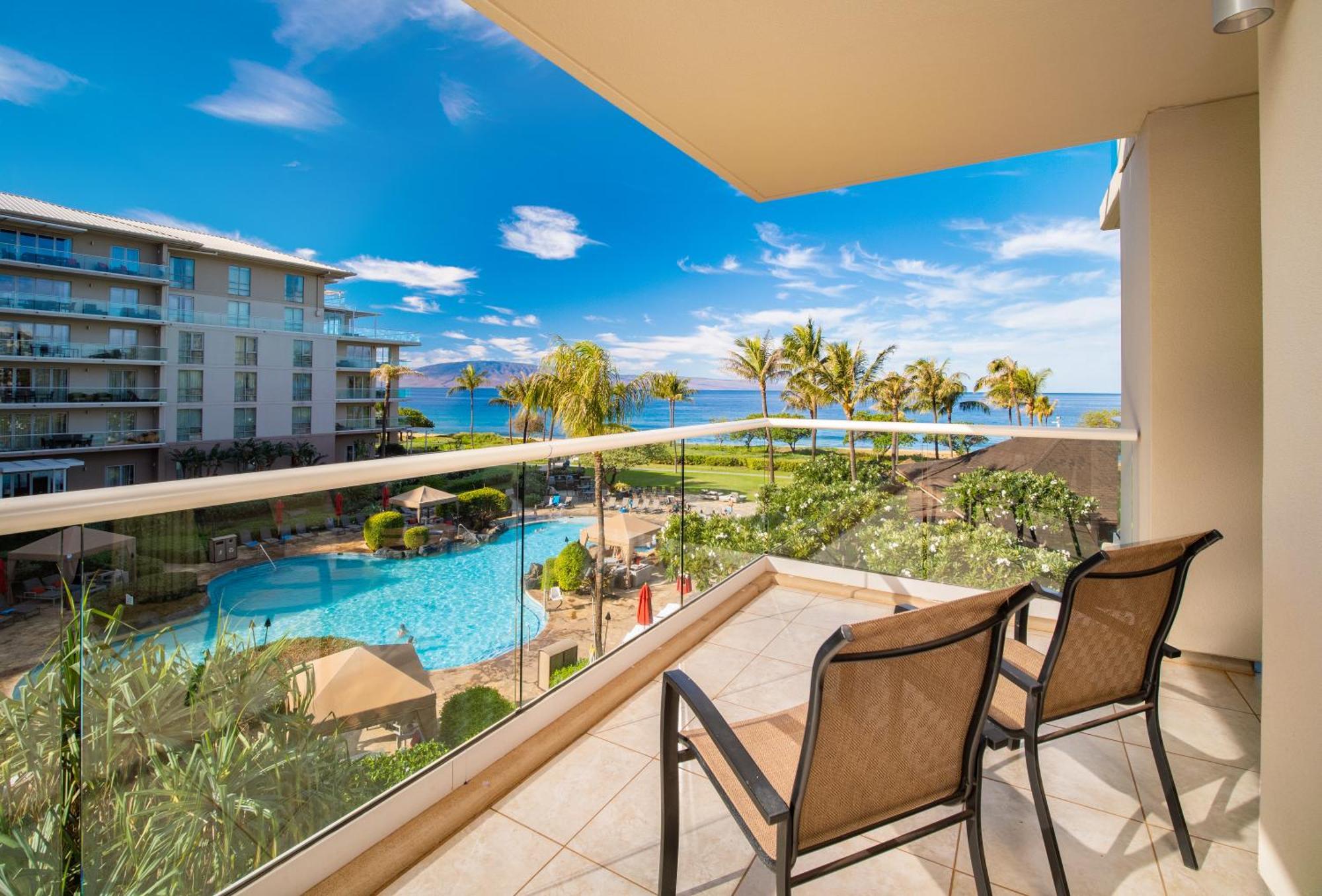 Oceanfront Views Above Dukes - Wrap Around Lanai - Outdoor Kitchen Honua Kai H351 Holiday home