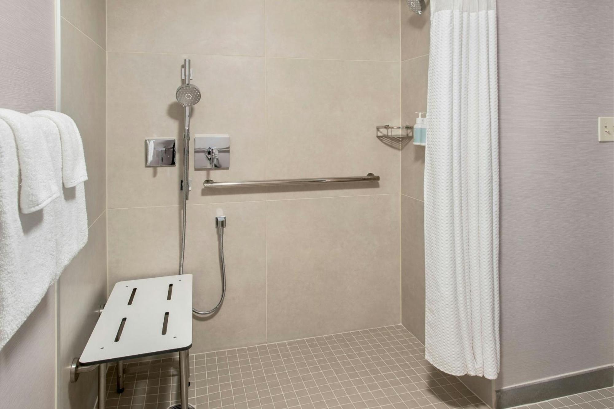Hotel Courtyard By Marriott Maui Airport 3*