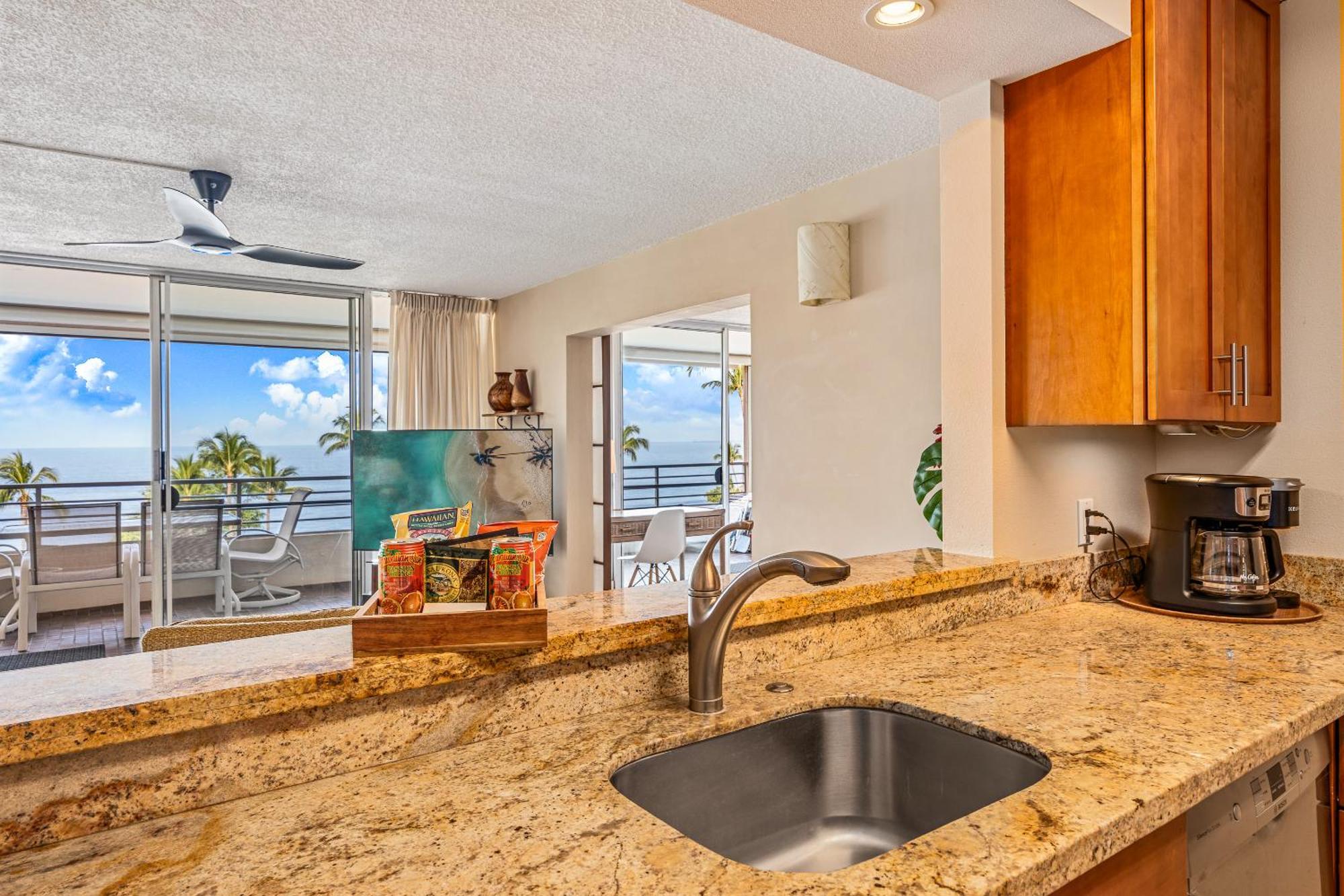 Stunning Ocean View 2 Bedroom Steps From * Kihei