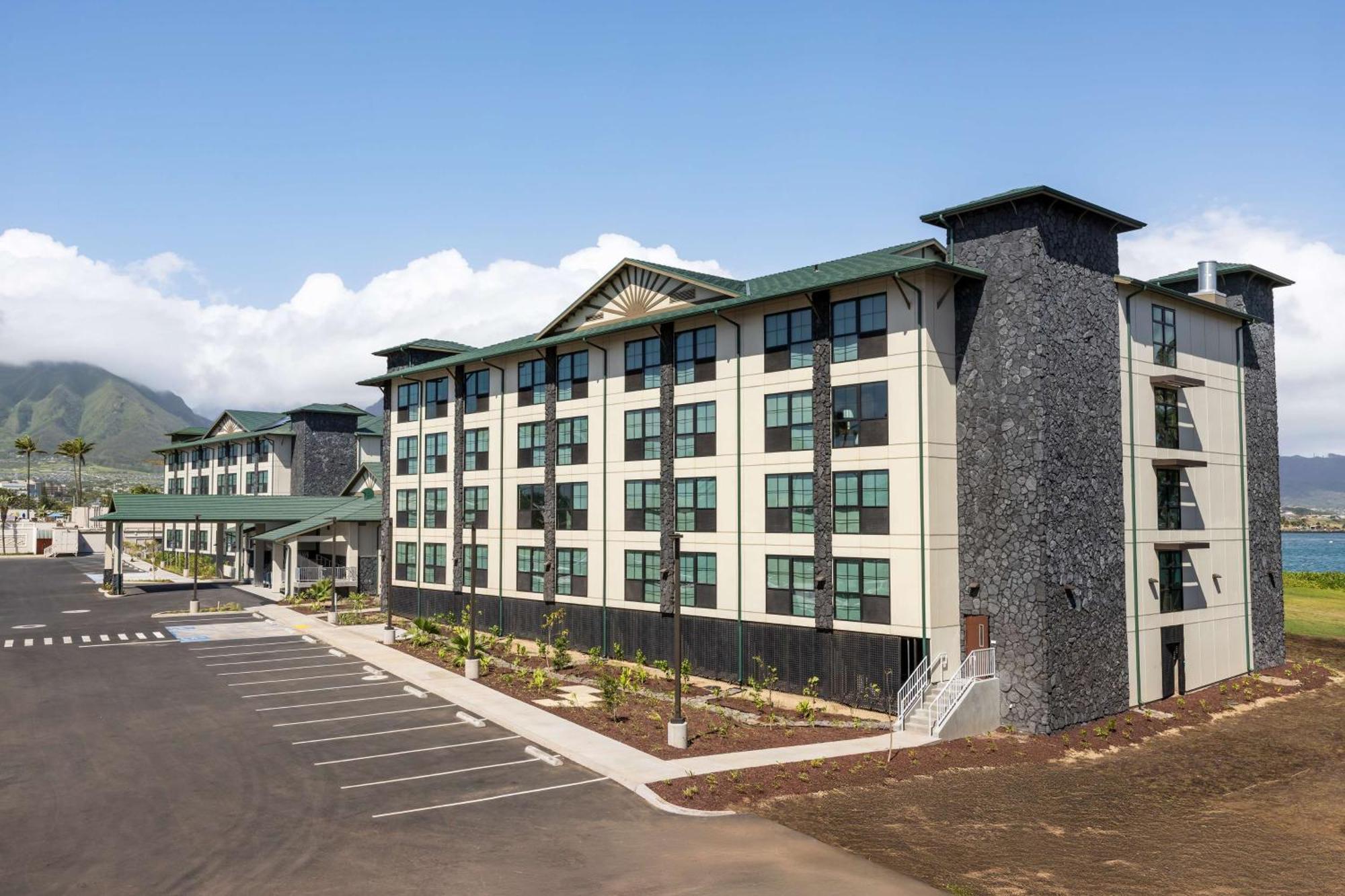 Hotel Hampton & Maui North Shore 3*