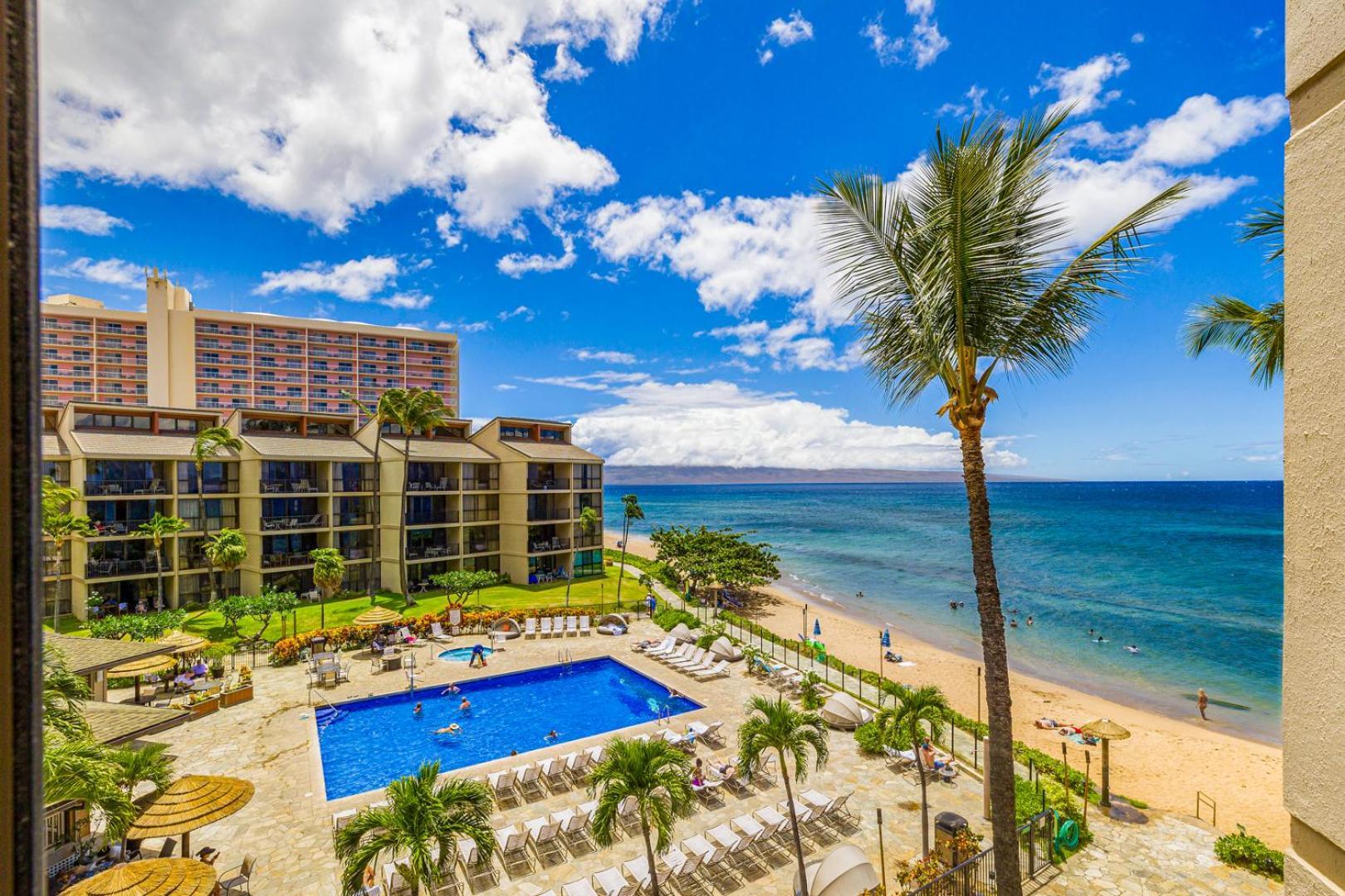 Kaanapali Shores 160 - Sleep Steps Away From The Ocean Resort Kahana