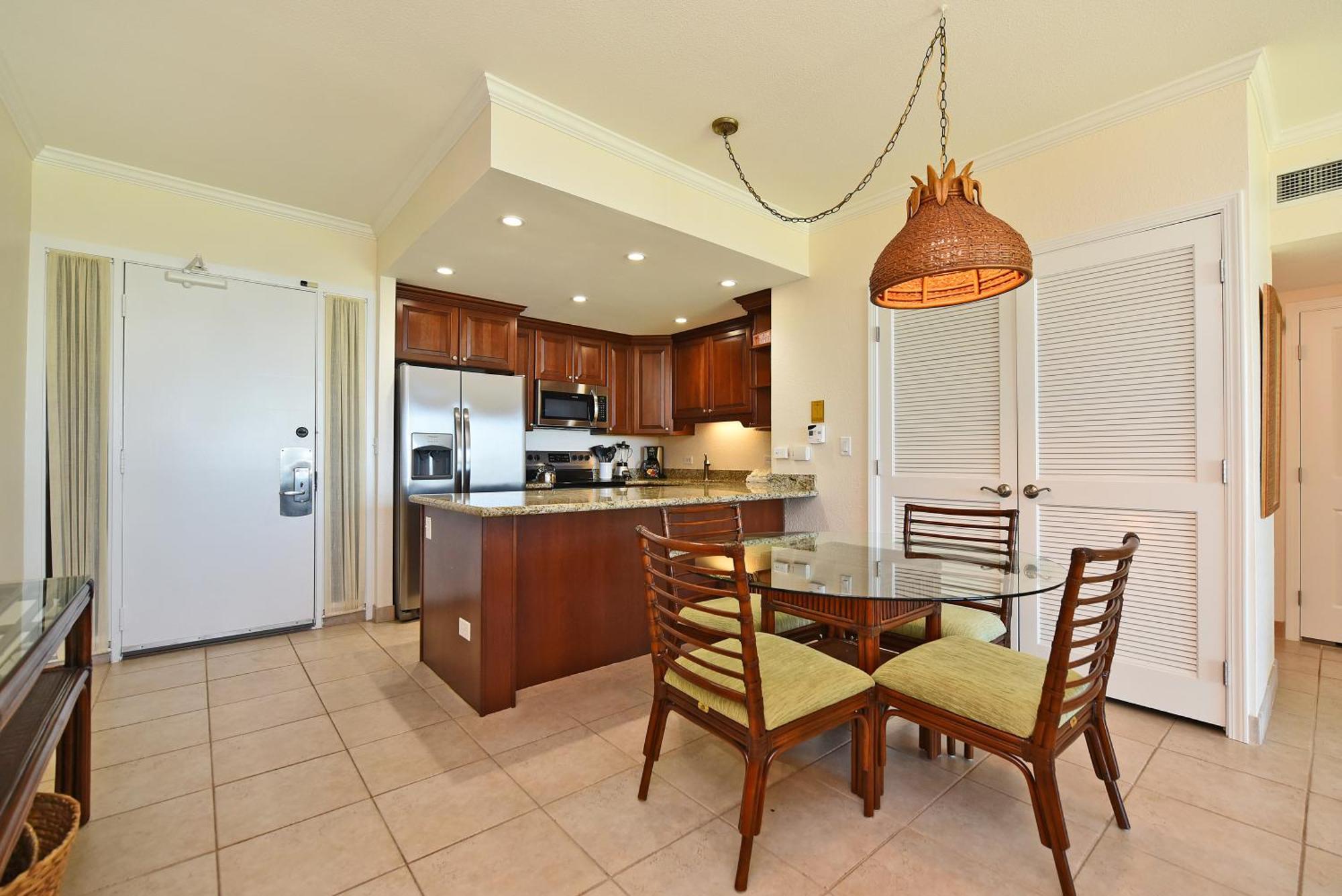 Resort Kaanapali Shores 160 - Sleep Steps Away From The Ocean *