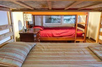 Hostel Tiki Beach Hostel-At The Beach In Lahaina Lahaina