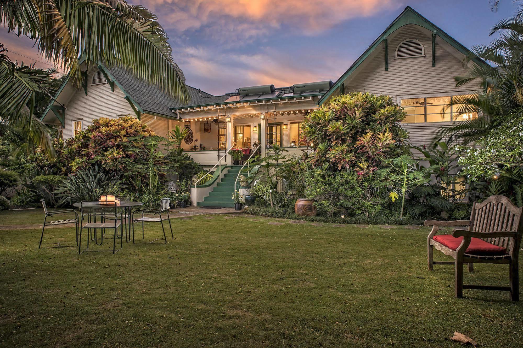 The Historic Maui 3* Wailuku