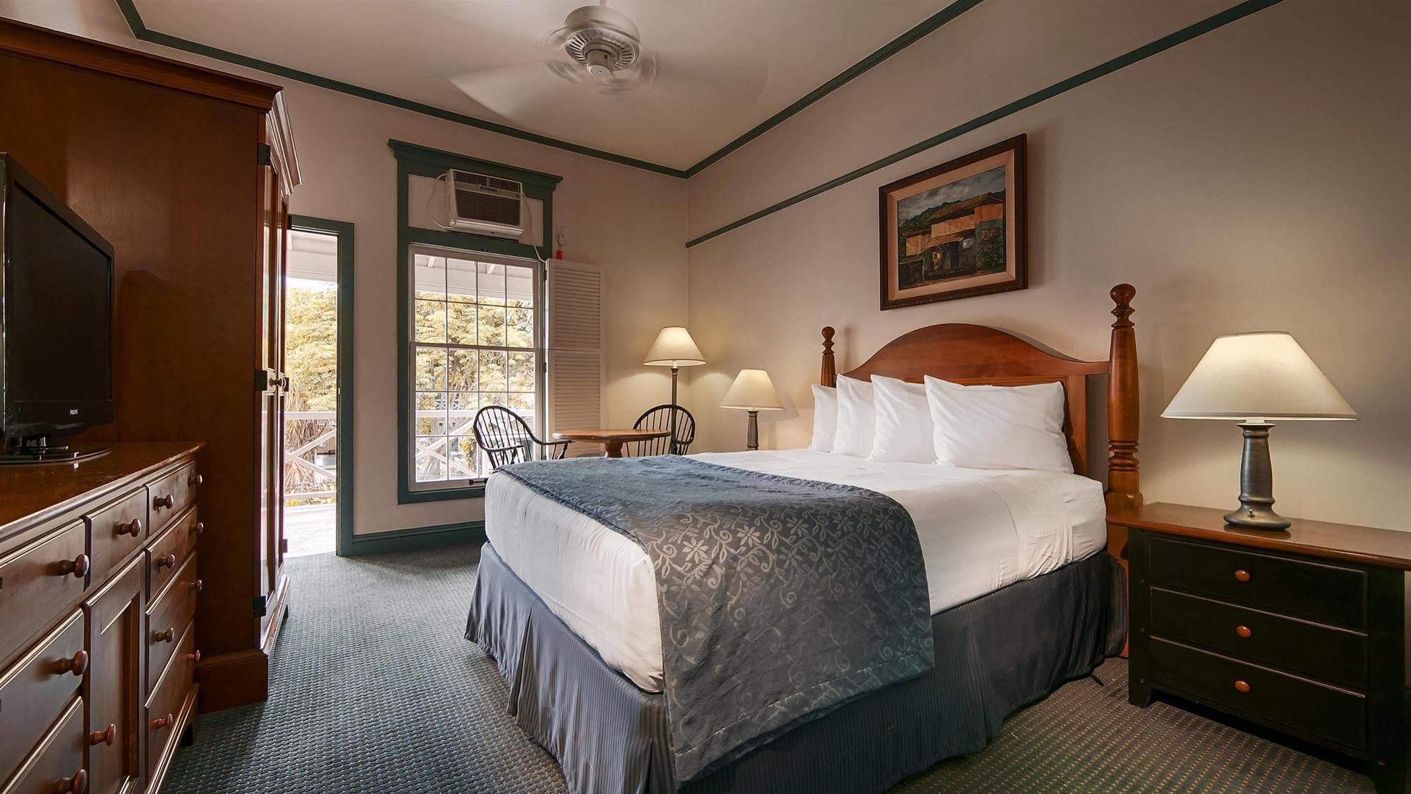 Pioneer Hotel