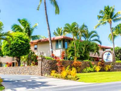 Days By Wyndham Maui Oceanfront Hotel