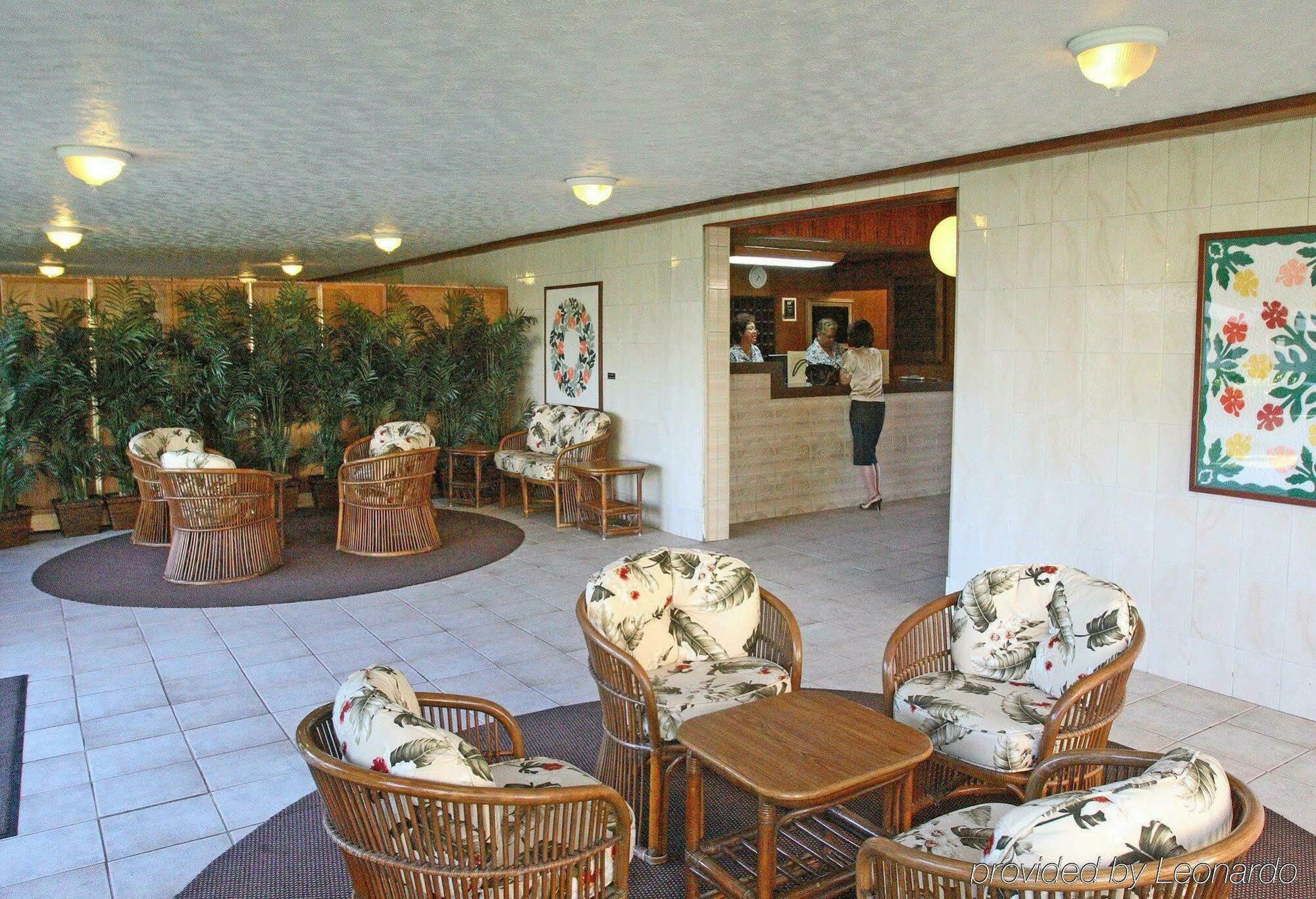 Maui Seaside Hotel 3*