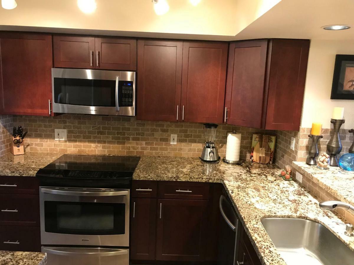 Spacious & Modern Maui Steps To The Beach! Apartment Kahana