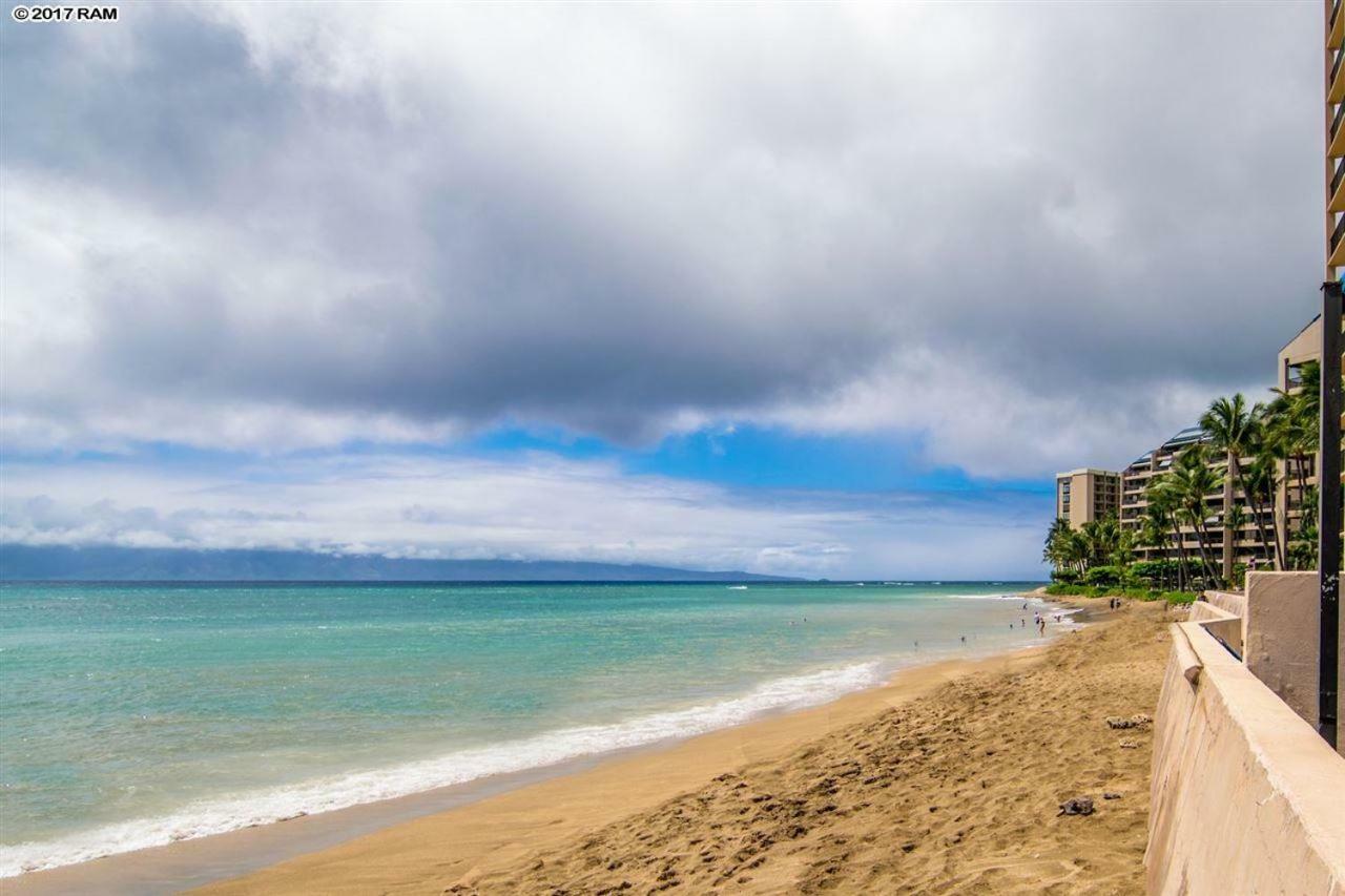 Spacious & Modern Maui Steps To The Beach! Kahana