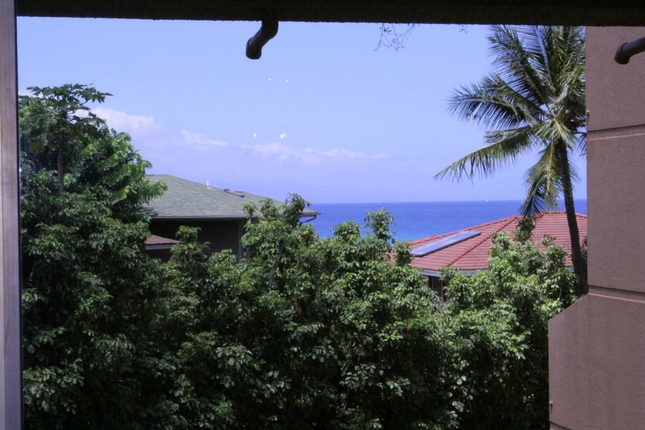 Spacious & Modern Maui Steps To The Beach!