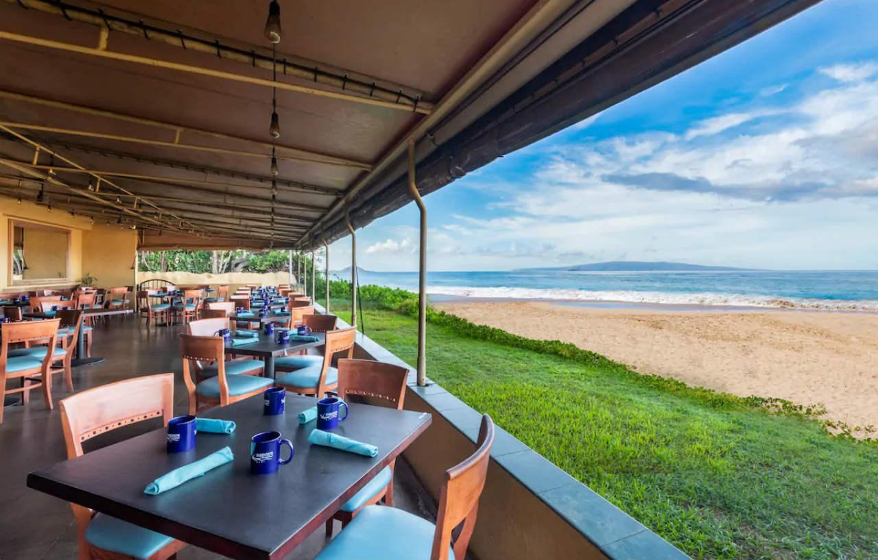 Days By Wyndham Maui Oceanfront Hotel 2*