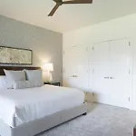 Maui Westside Presents - Luana Garden Villas 18C