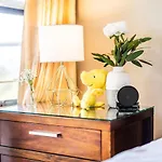 Penthouse 1 Bd King Suite With Ocean Views!