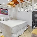 The Noniluna Two - Sleeps 9 Plus Pack N Play