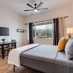 Unit 3 Maui Ohana Modern Studio
