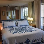 Top Floor Oceanfront Location With Great Swimming And Snorkeling Mkm809