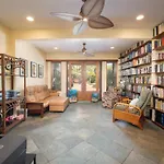 Aloha Aku Bamboo2 Suite - A Serene Retreat By The Shore