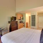 Kihei Beach Retreat With Pool Access, Walk To Shore!