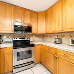 Your Maui Getaway-Walk To The Beach, Pool, Hot Tub Lsv14